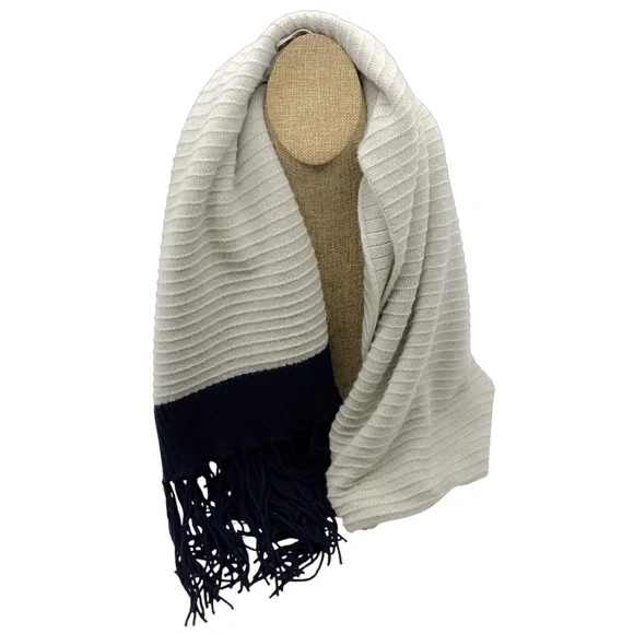 CHANEL SILVER / GREY / NAVY 2008 FRINGED CASHMERE KNIT SCARF - Picture 5 of 16